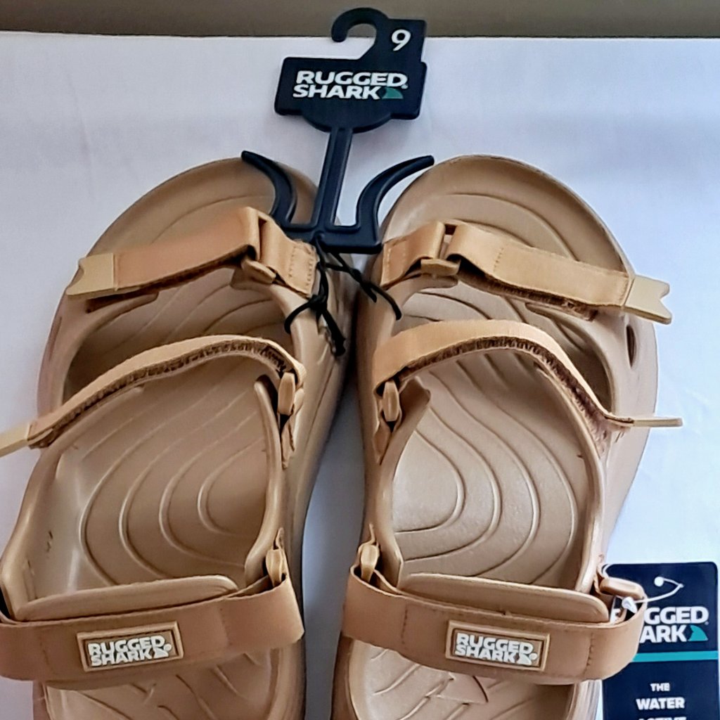 Rugged Shark Strappy Water Sandals. Men's Size 9.Bnwt